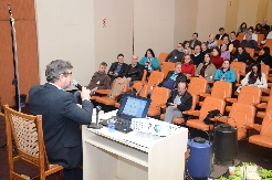 Análise de conjuntura marca o Dia Sem Computador